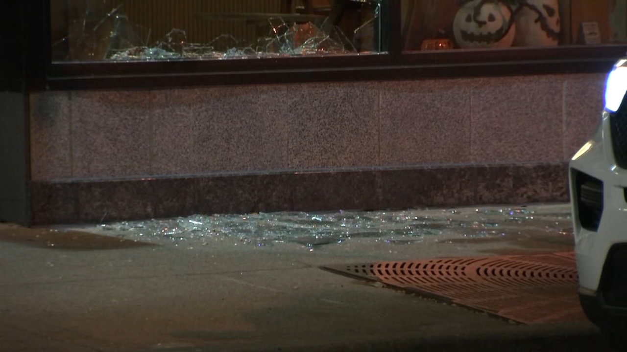 Thieves try to break into cafe on same Lincoln Park street where businesses were targeted days ago
       — Highland Park Dining news